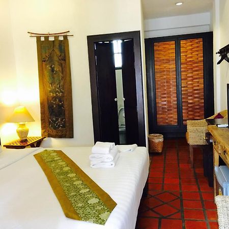 Come Chiangmai Lanna Boutique House Bed & Breakfast Chiang Mai Exterior photo